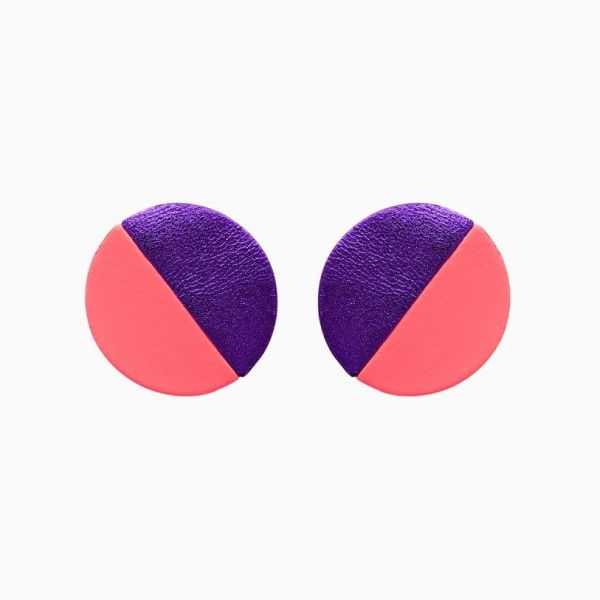 Boucles d'oreilles en cuir "Christine" puces couleurs : rose néon et violet métallisé